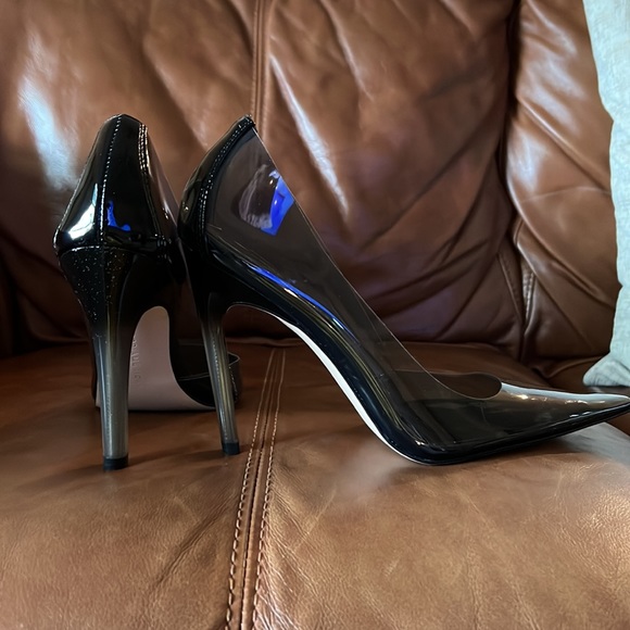 Brand New Good American by Khloe Kardashian, Black Cinderella pumps, size 7. - Picture 4 of 10